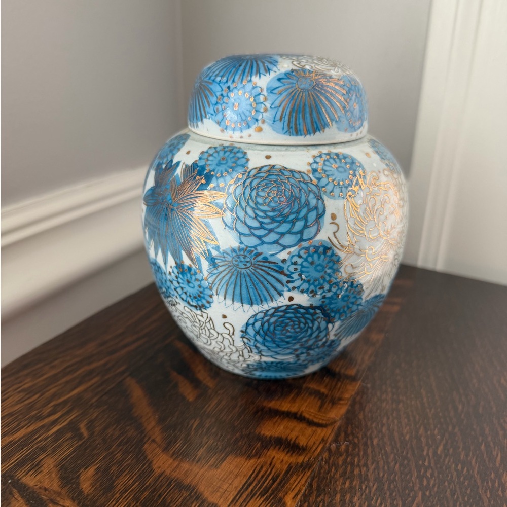 Vintage Fujitsu Kutani Blue and Gold Floral Ginger Jar